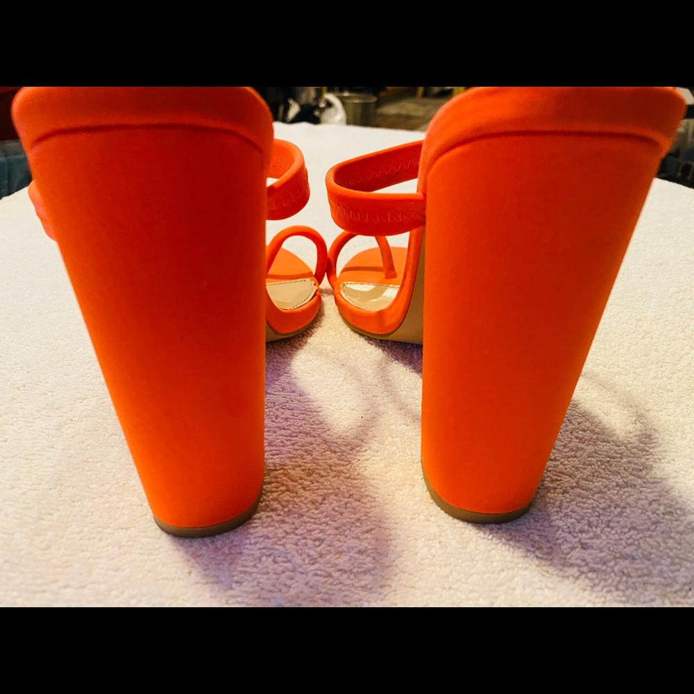 Almost Brand New - Super Gorgeous High Qualit  Heels By SIMMI / London - box 2 - Picture 5 of 9